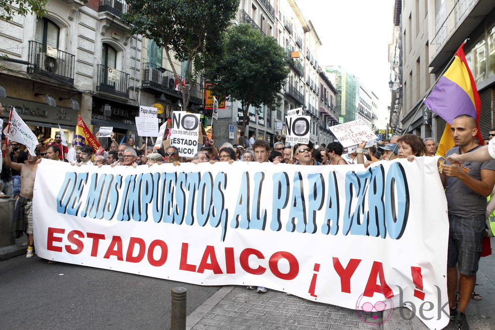 Pancarta pidiendo un Estado Laico en la manifestación laica