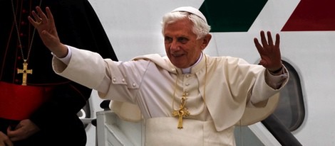 Benedicto XVI aterriza en Madrid para la JMJ 2011