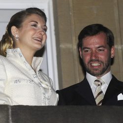 Guillermo y Stéphanie de Luxemburgo disfrutando de los fuegos artificiales tras su boda