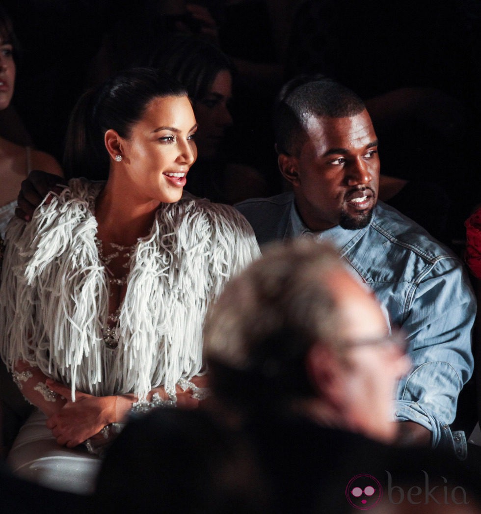 Kim Kardashian y su novio Kanye West en la Mercedes-Benz Fashion Week