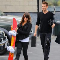 Lea Michele y Cory Monteith compran tablas de snowboard