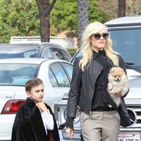 Gwen stefani prepara Halloween con sus hijos y su marido 