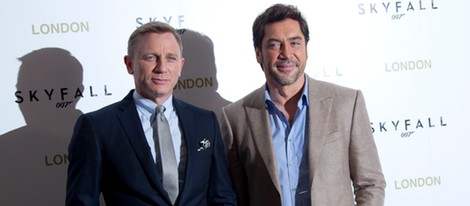 Daniel Craig y Javier Bardem en la presentación de 'Skyfall' en Londres