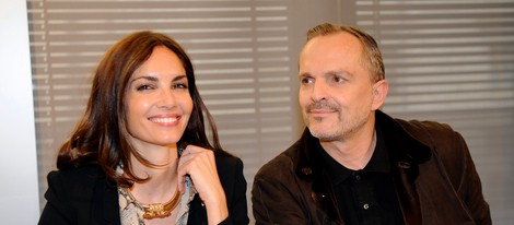 Miguel Bosé y Eugenia Silva presentan 'Barcelona da la cara por el Sida'