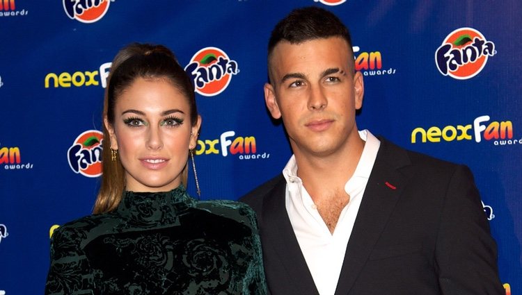 Mario Casas y Blanca Suárez en los Neox Fan Awards 2012