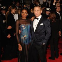 Naomie Harris y Daniel Craig en el estreno de 'Skyfall' en Londres