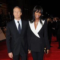 Naomi Campbell y Vladislav Doronin en el estreno de 'Skyfall' en Londres