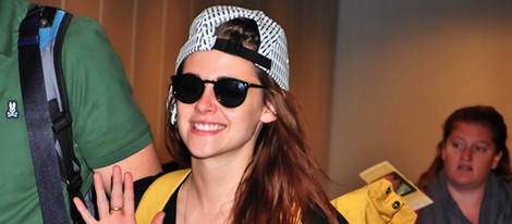 Kristen Stewart llega al aeropuerto de Tokyo