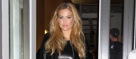 Bar Refaeli en la fiesta de inauguración de una tienda de Versace en Nueva York