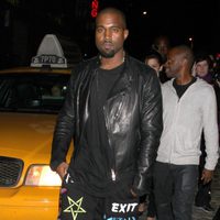 Kanye West en la fiesta de inauguración de una tienda Versace en Nueva York