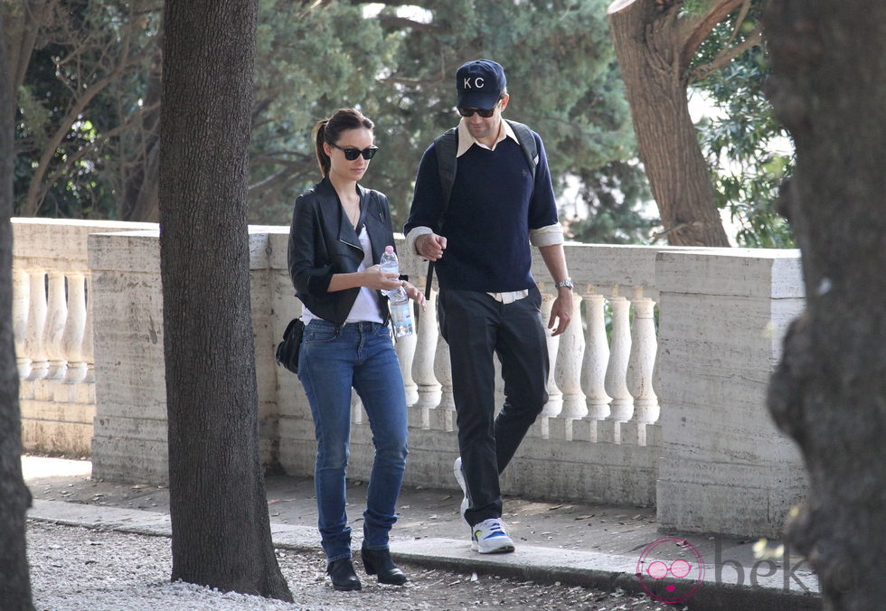 Olivia Wilde y su pareja Jason Sudeikis pasean por los alrededores de Roma