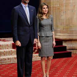 Los Príncipes Felipe y Letizia se reúnen con los ganadores de los Premios Príncipe de Asturias 2012