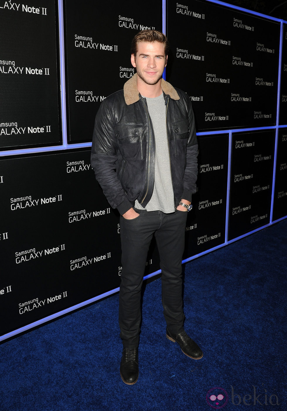 Liam Hemsworth en la fiesta de lanzamiento del Samsung Galaxy Note II