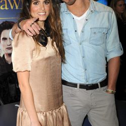 Kellan Lutz y Nikki Reed en la promoción de 'Amanecer. Parte 2' en Glasgow