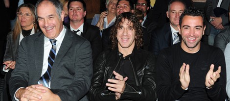 Carles Puyol y Xavi Hernández en la entrega de la Bota de Oro 2012