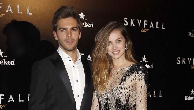 Ana de Armas y Marc Clotet en el estreno de 'Skyfall' en Madrid