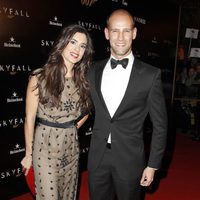 Gonzalo Miró y su novia Ana Isabel Medinabeitia en el estreno de 'Skyfall' en Madrid