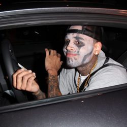 Chris Brown con la cara pintada para Halloween