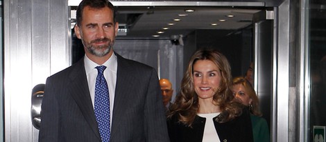 Los Príncipes Felipe y Letizia presiden la entrega de los Premios Seres 2012