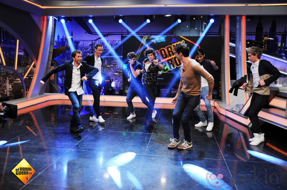 Pablo Motos se divierte bailando con los One Direction en 'El hormiguero'