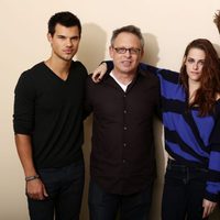 Robert Pattinson, Kristen Stewart, Taylor Lautner y Bill Condon