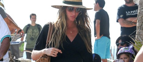 Gisele Bündchen pasea su embarazo por las playas de Miami