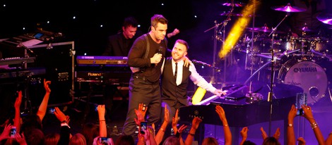 Robbie Williams y Gary Barlow en la gala Music Industry Trusts Awards 2012