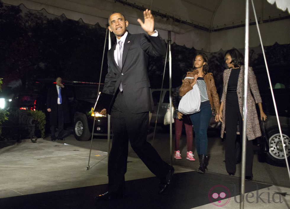 Barack Obama y su familia vuelven a la Casa Blanca