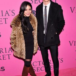 Vanessa Hudgens y Austin Butler en el Victoria's Secret Fashion Show 2012