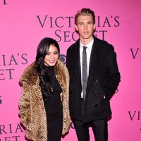 Vanessa Hudgens y Austin Butler en el Victoria's Secret Fashion Show 2012