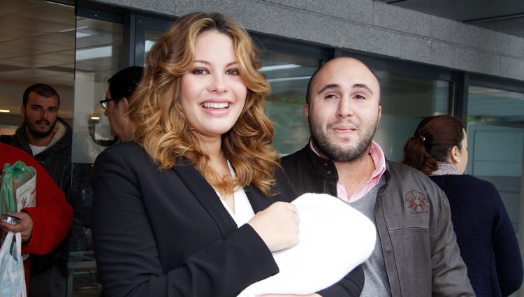 Kiko Rivera y Jessica Bueno, muy felices en la presentación de su hijo Francisco