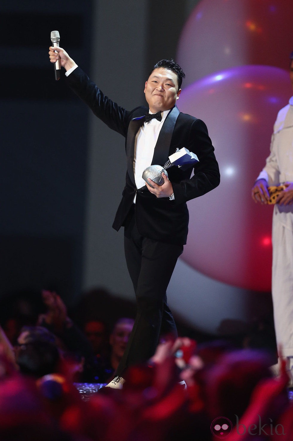 Psy agradece el premio obtenido en los MTV EMA 2012