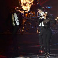 Alicia Keys durante su actuación en los MTV Europe Music Awards 2012