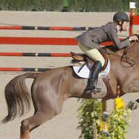 La Infanta Elena compitiendo en el Concurso de Saltos de Sevilla 2012