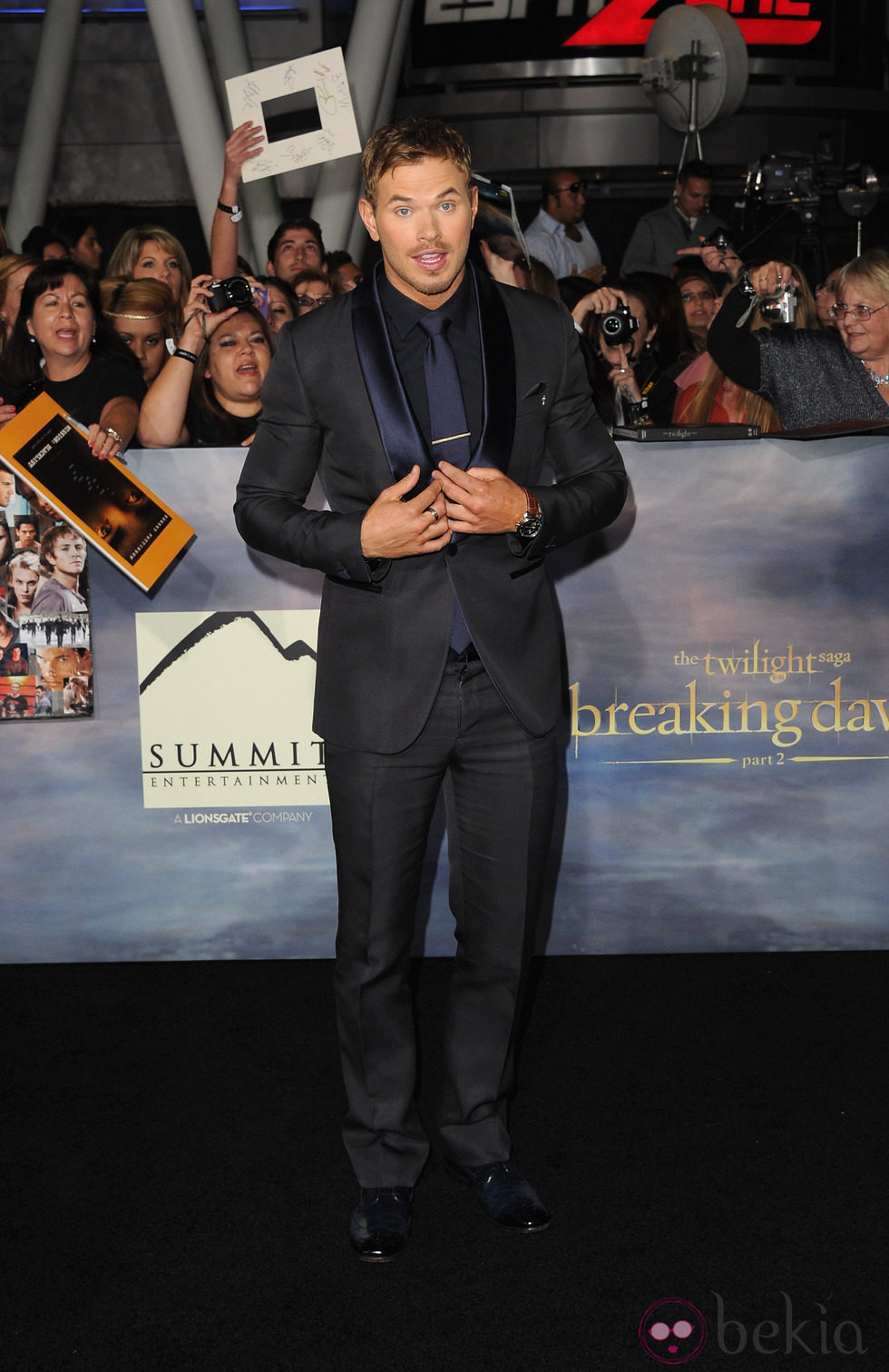 Kellan Lutz en el estreno de la película 'Amanecer. Parte 2' en Los Ángeles