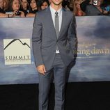 Taylor Lautner en el estreno de la película 'Amanecer. Parte 2' en Los Ángeles