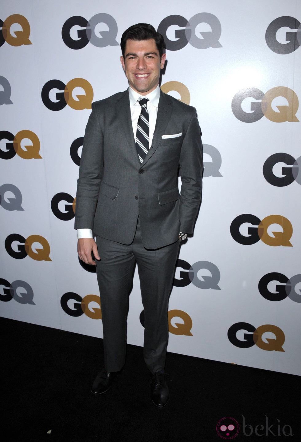 Max Greenfield en la fiesta GQ Hombres del Año en Los Angeles