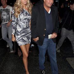 Petra Ecclestone y su marido James Stunt