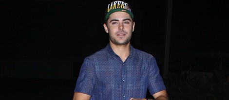 Zac Efron en un partido de la NBA de Los Lakers