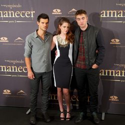 Taylor Lautner, Kristen Stewart y Robert Pattinson presentan 'Amanecer. Parte 2' en Madrid