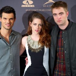 Robert Pattinson, Taylor Lautner y Kristen Stewart presentan 'Amanecer. Parte 2' en Madrid