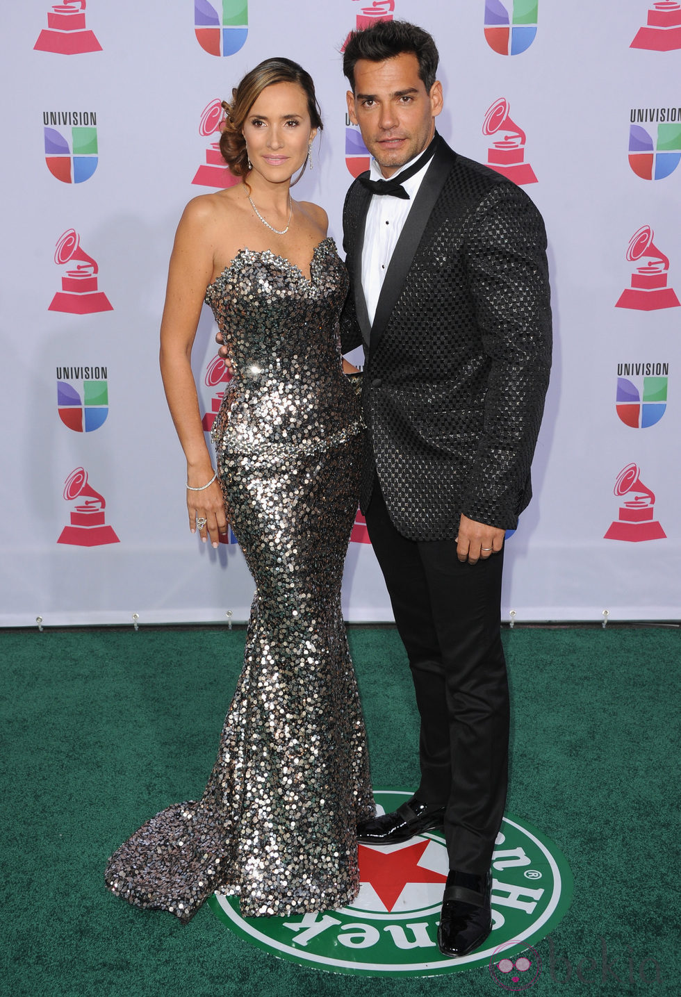 Angélica Castro y Cristian de la Fuente en los Grammy Latinos 2012