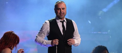 Juan Magán actuando en los Grammy Latinos 2012