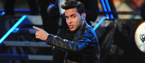 Prince Royce actuando en los Grammy Latinos 2012