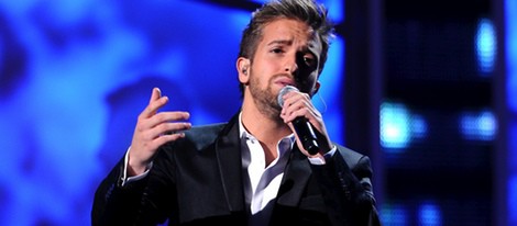 Pablo Alborán actuando en los Grammy Latinos 2012