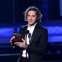 David Bisbal recibe un premio en los Grammy Latinos 2012