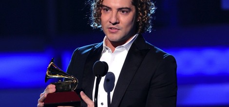 David Bisbal recibe un premio en los Grammy Latinos 2012