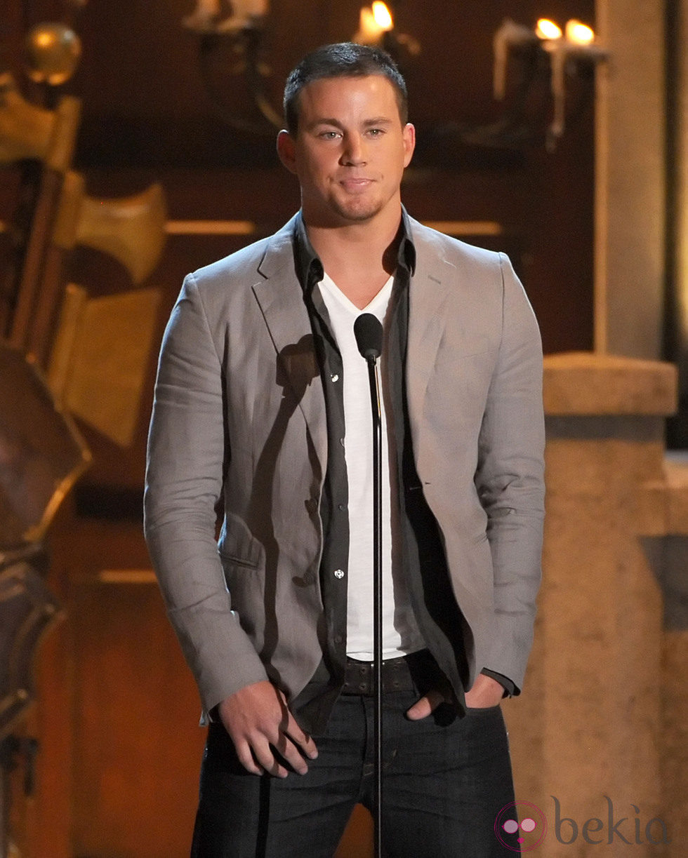 Channing Tatum presentando una gala en California