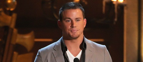 Channing Tatum presentando una gala en California