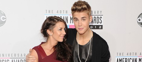 Justin Bieber y su madre Pattie Malette en los American Music Awards 2012